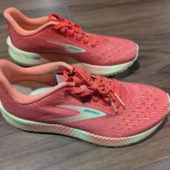 New Women's Hyperion Tempo Hot Coral/Flan/Fusion Coral Sz. 6.5 - Picture 2 of 6